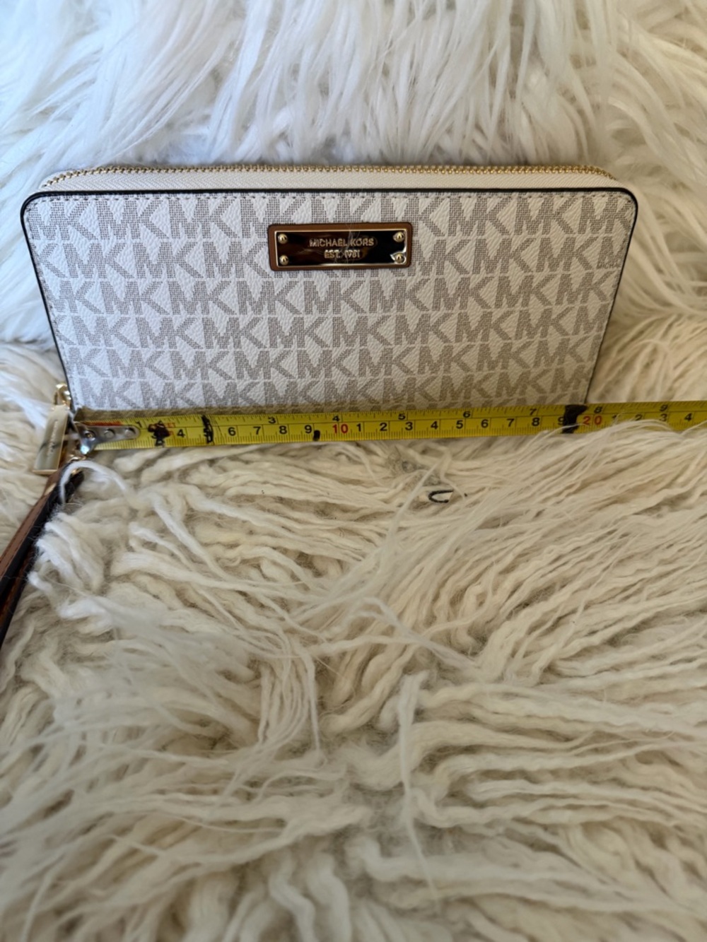 Michael Kors Signature Wristlet Wallet in Vanilla/Tan - Picture 8 of 16